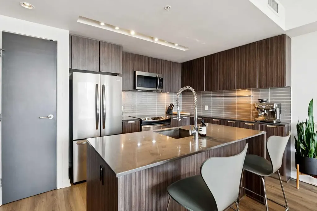 626 14 Avenue SW Calgary AB T2R 0X4