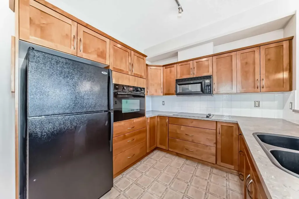 3111 34 Avenue NW Calgary AB T3R 1X8