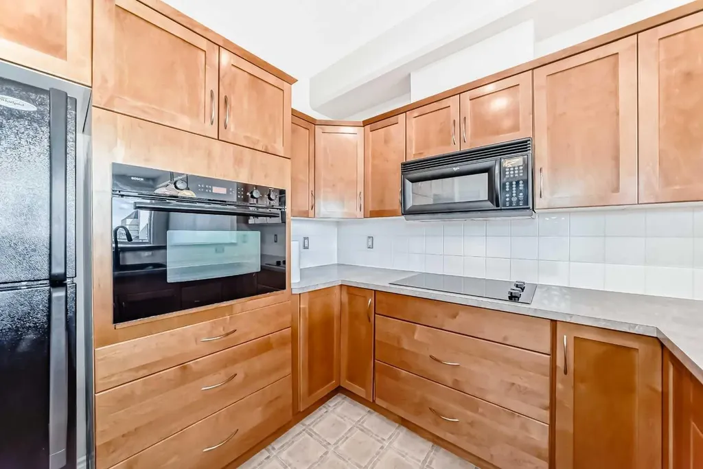 3111 34 Avenue NW Calgary AB T3R 1X8