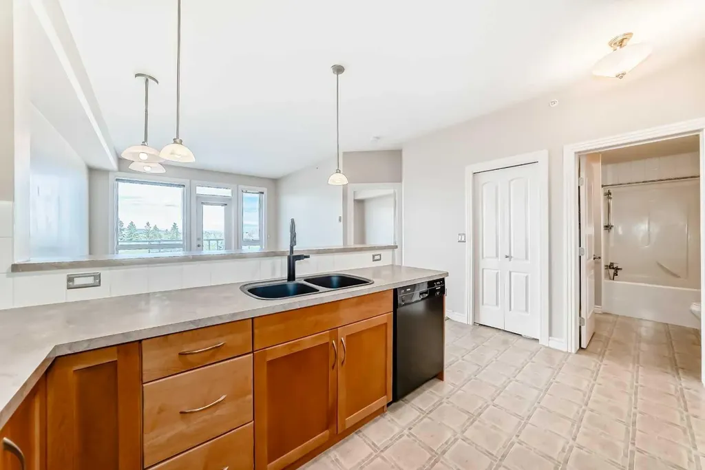 3111 34 Avenue NW Calgary AB T3R 1X8