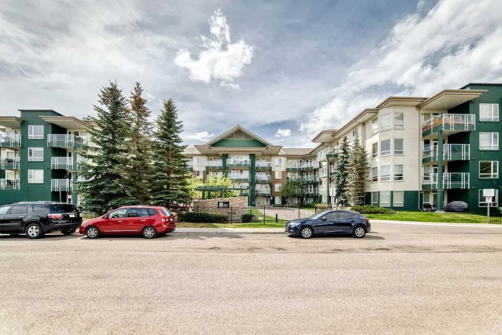 3111 34 Avenue NW Calgary AB T3R 1X8