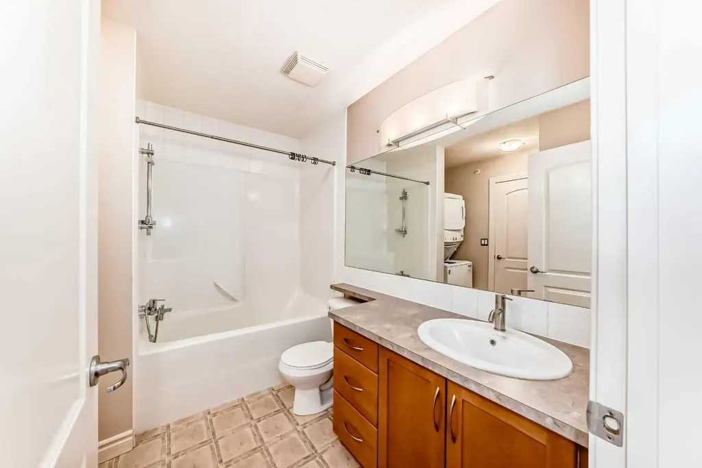 3111 34 Avenue NW Calgary AB T3R 1X8