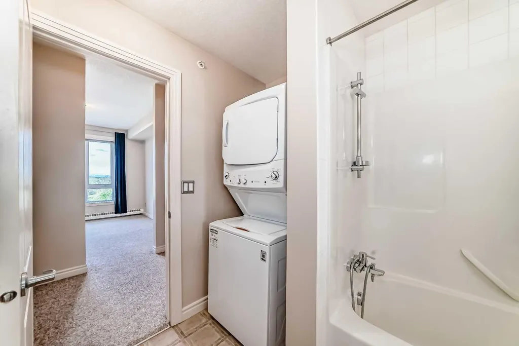 3111 34 Avenue NW Calgary AB T3R 1X8
