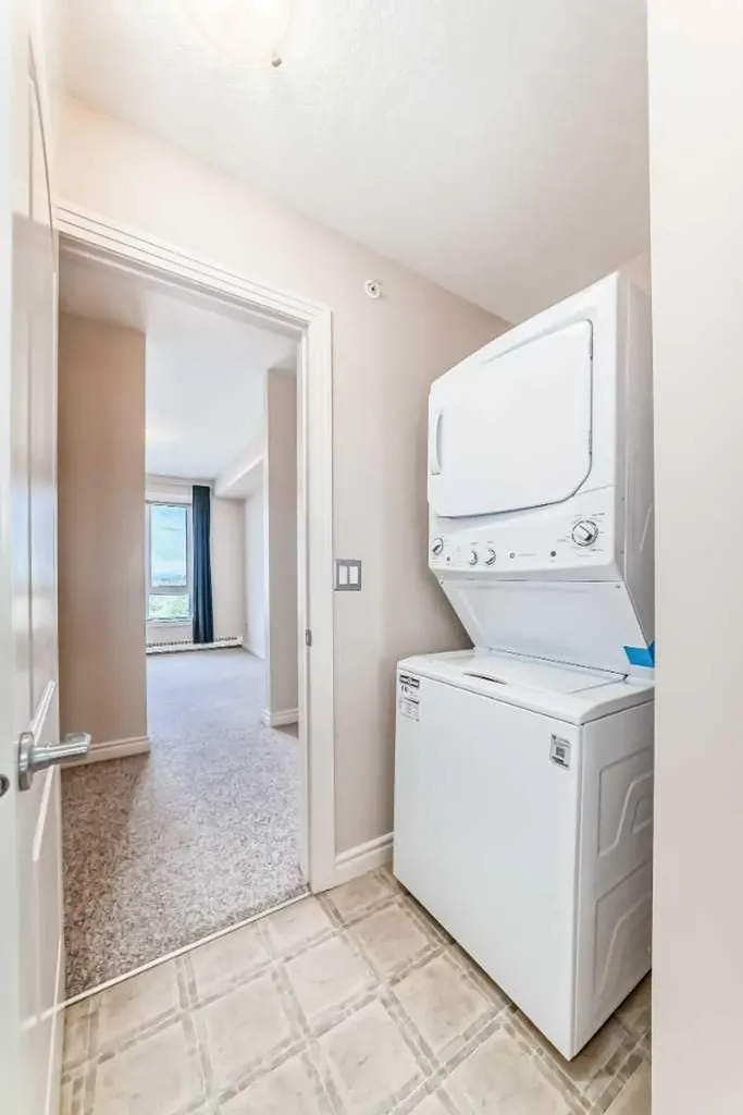 3111 34 Avenue NW Calgary AB T3R 1X8