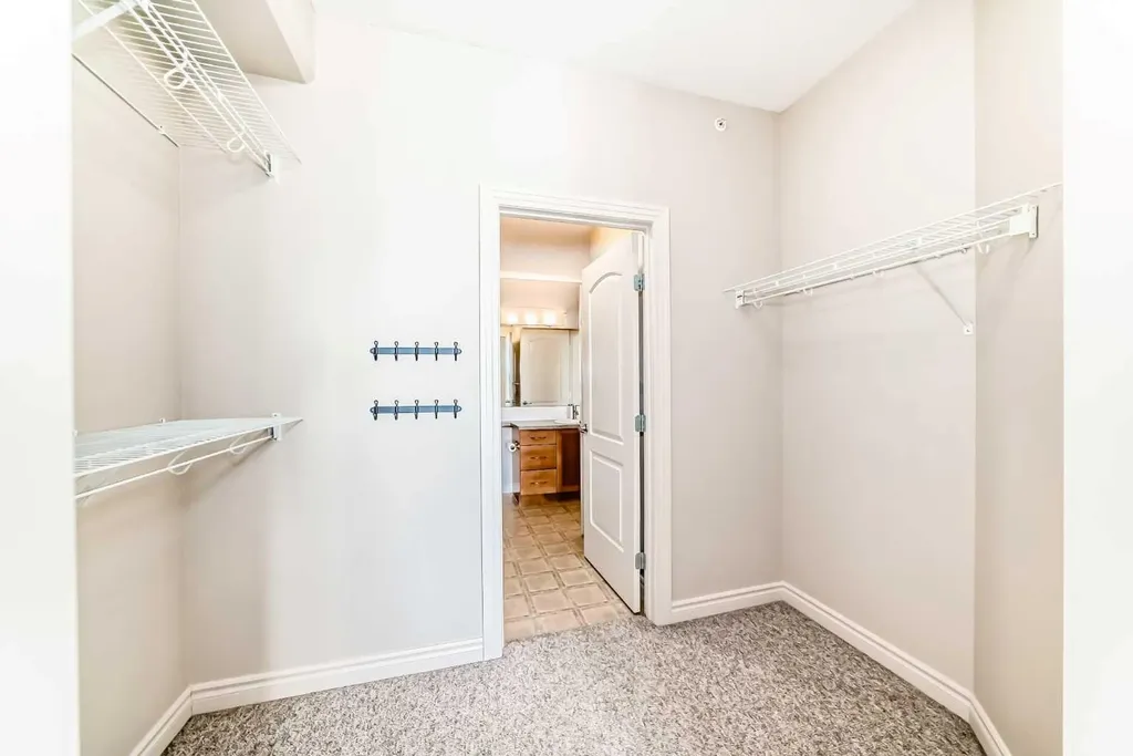 3111 34 Avenue NW Calgary AB T3R 1X8
