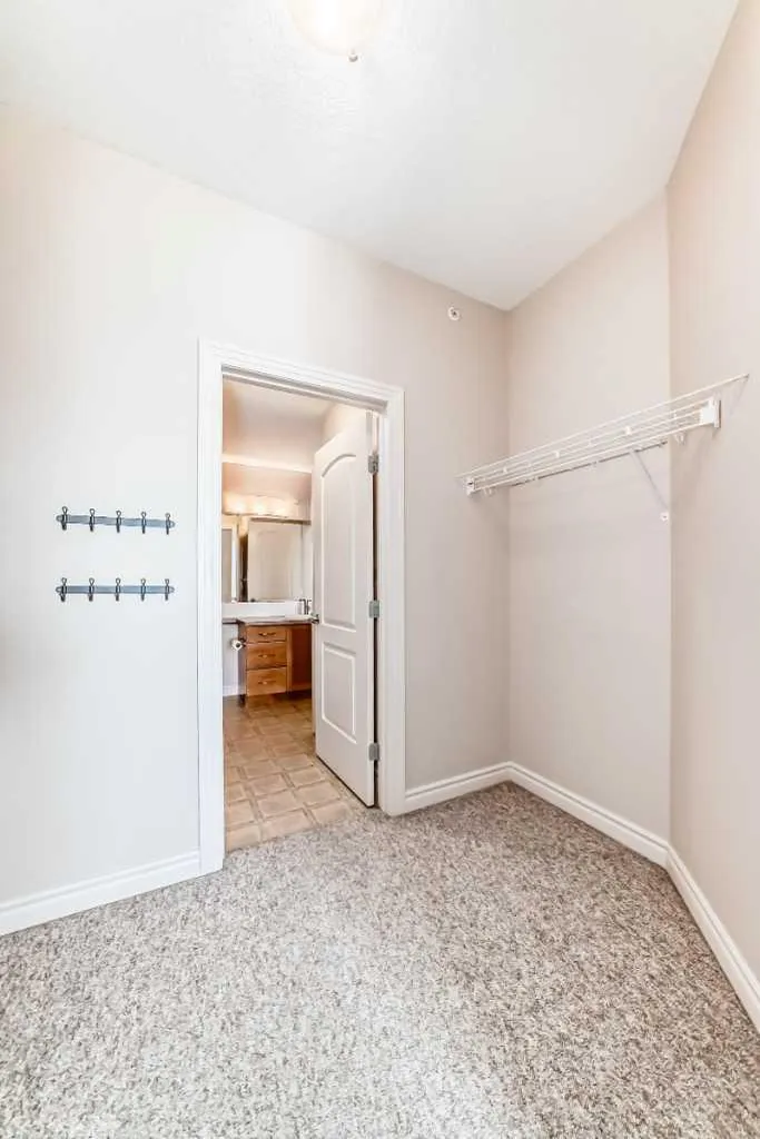 3111 34 Avenue NW Calgary AB T3R 1X8