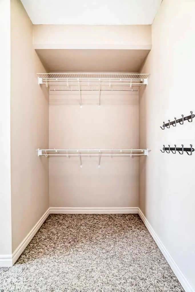 3111 34 Avenue NW Calgary AB T3R 1X8