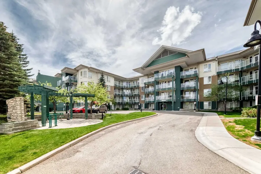 3111 34 Avenue NW Calgary AB T3R 1X8