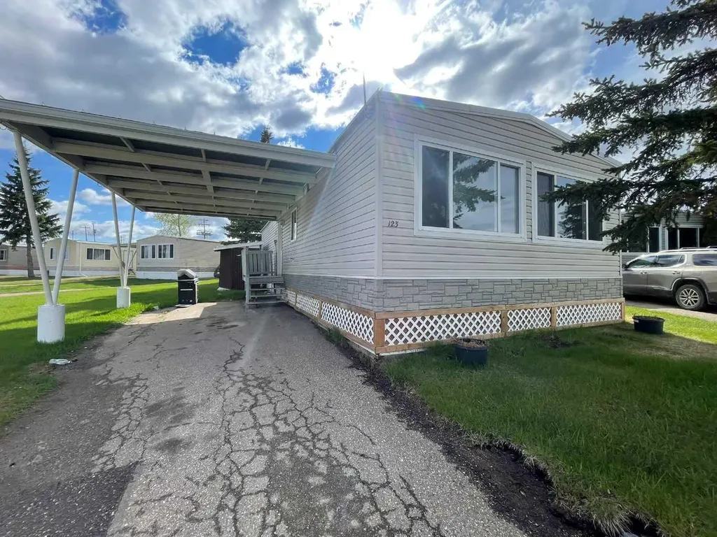 5308 57 Street Lloydminster AB T9V 2A3