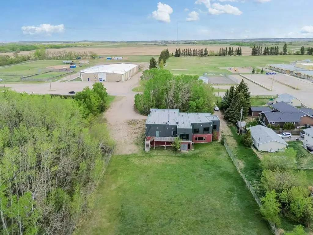 1810 25 Avenue Delburne AB T0M 0V0