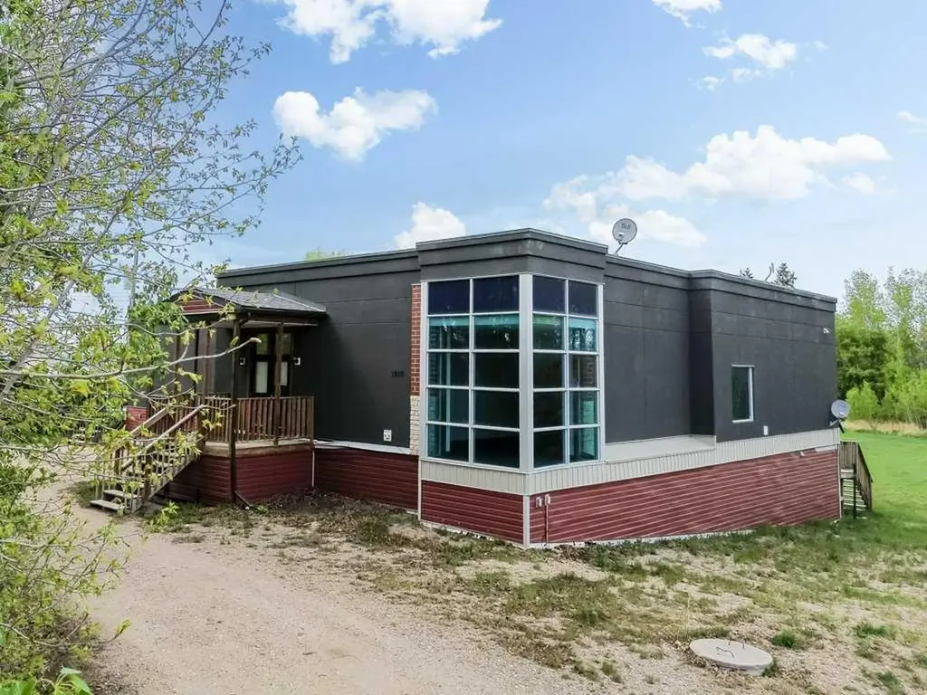 1810 25 Avenue Delburne AB T0M 0V0
