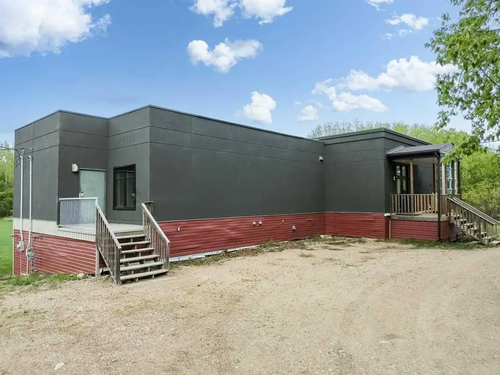 1810 25 Avenue Delburne AB T0M 0V0