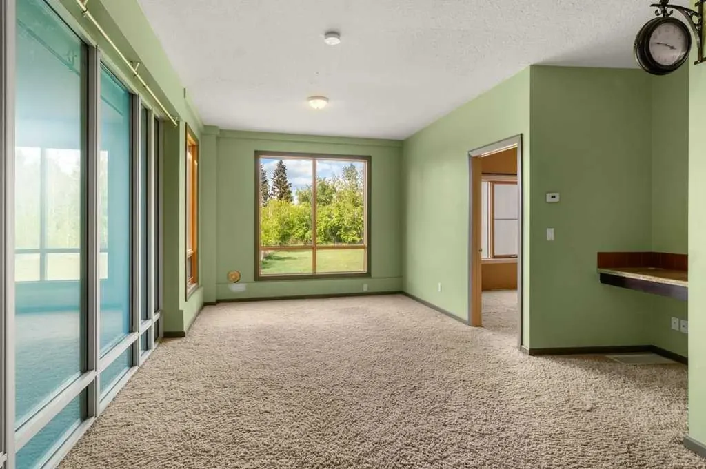 1810 25 Avenue Delburne AB T0M 0V0