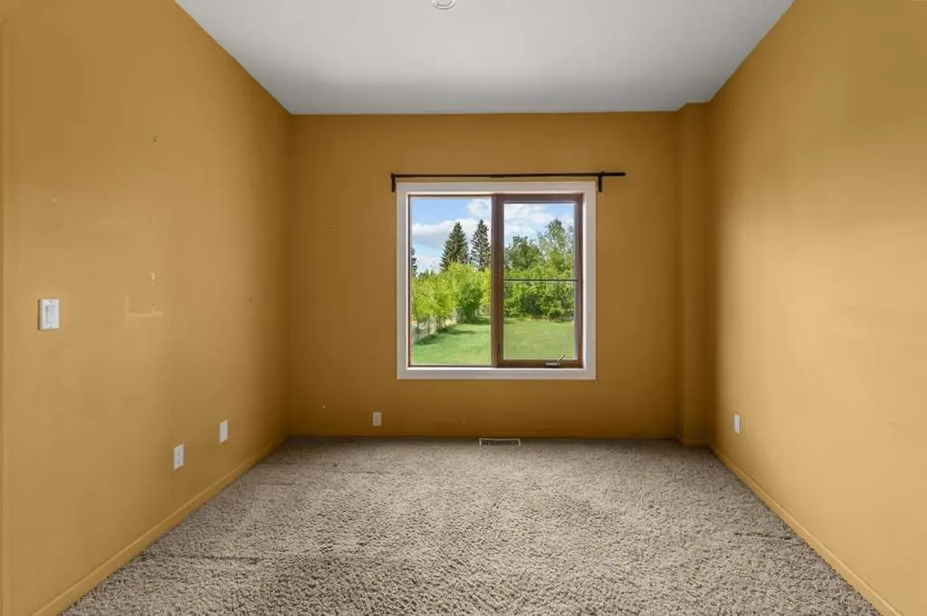 1810 25 Avenue Delburne AB T0M 0V0