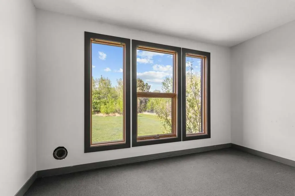 1810 25 Avenue Delburne AB T0M 0V0