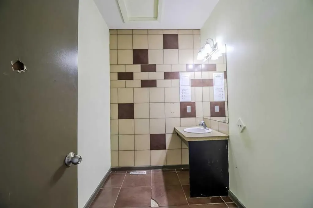 1810 25 Avenue Delburne AB T0M 0V0