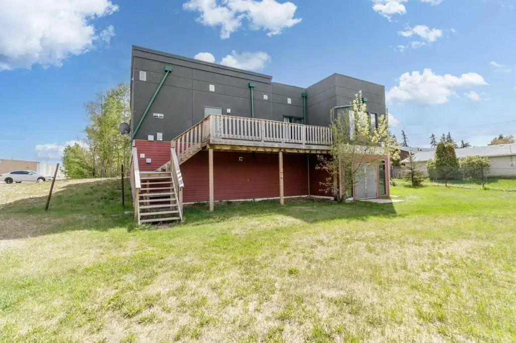 1810 25 Avenue Delburne AB T0M 0V0