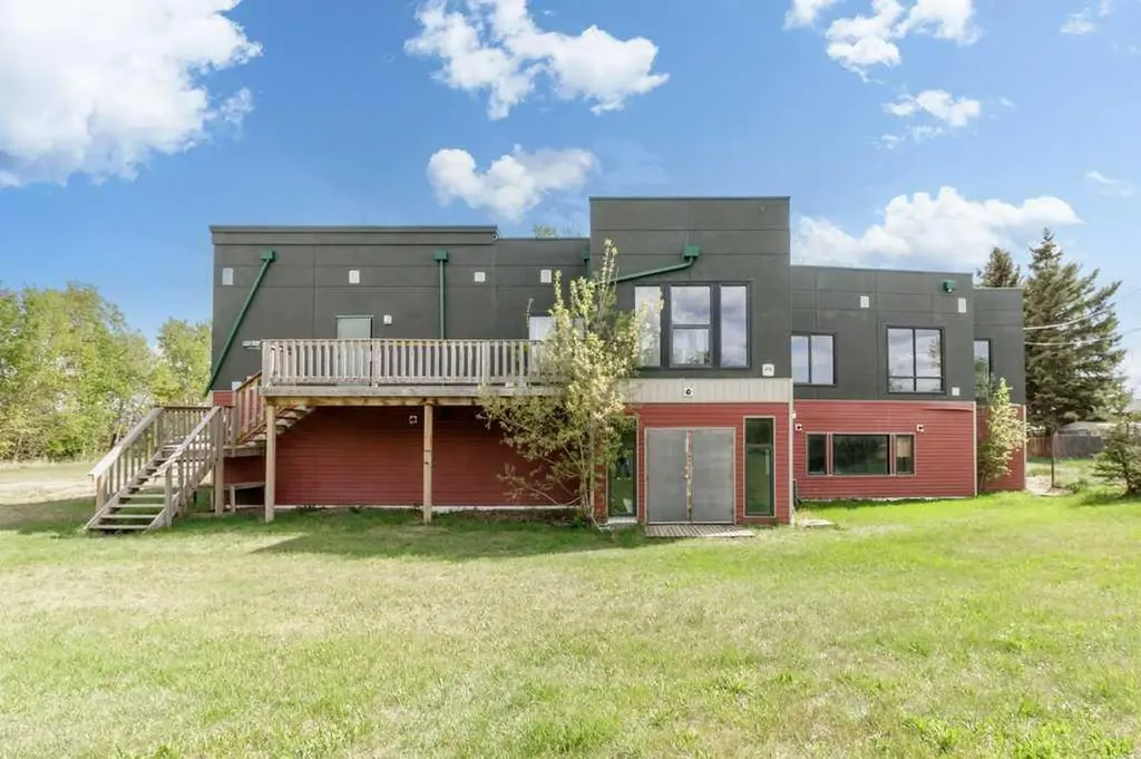 1810 25 Avenue Delburne AB T0M 0V0