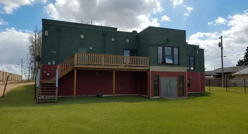 1810 25 Avenue Delburne AB T0M 0V0