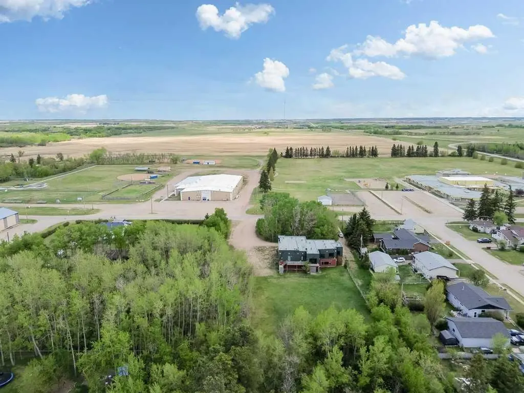 1810 25 Avenue Delburne AB T0M 0V0