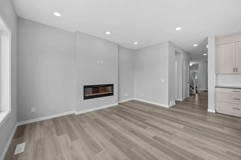 74 Lucas Place NW Calgary AB T3P 2E5