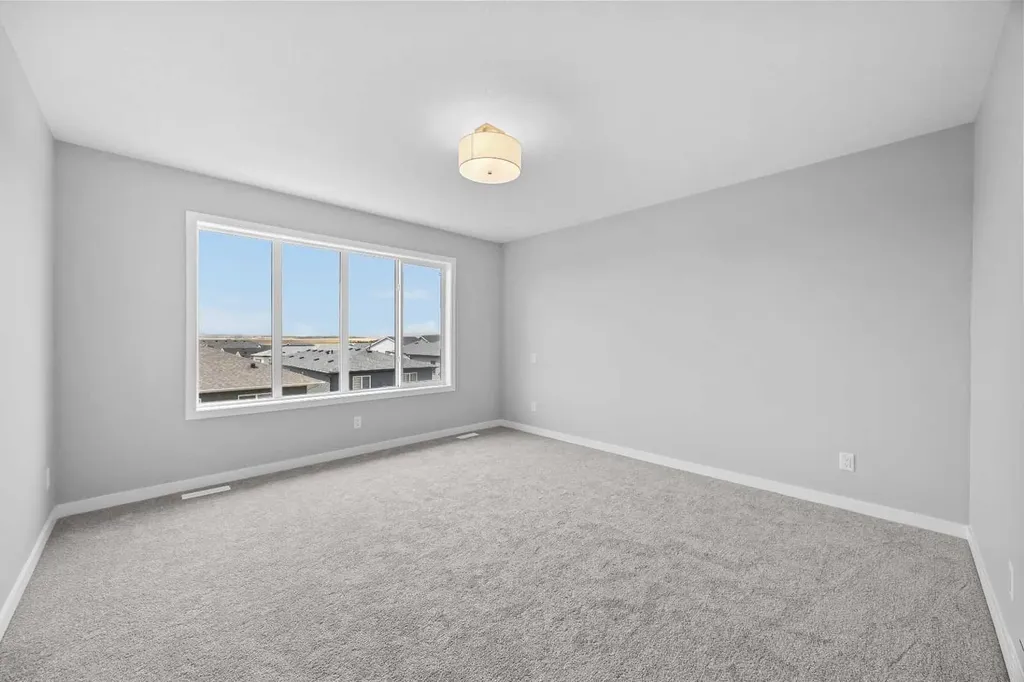 74 Lucas Place NW Calgary AB T3P 2E5