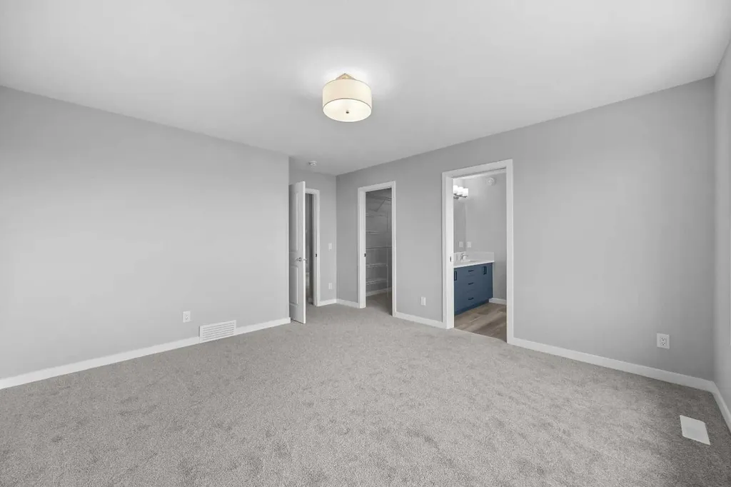 74 Lucas Place NW Calgary AB T3P 2E5