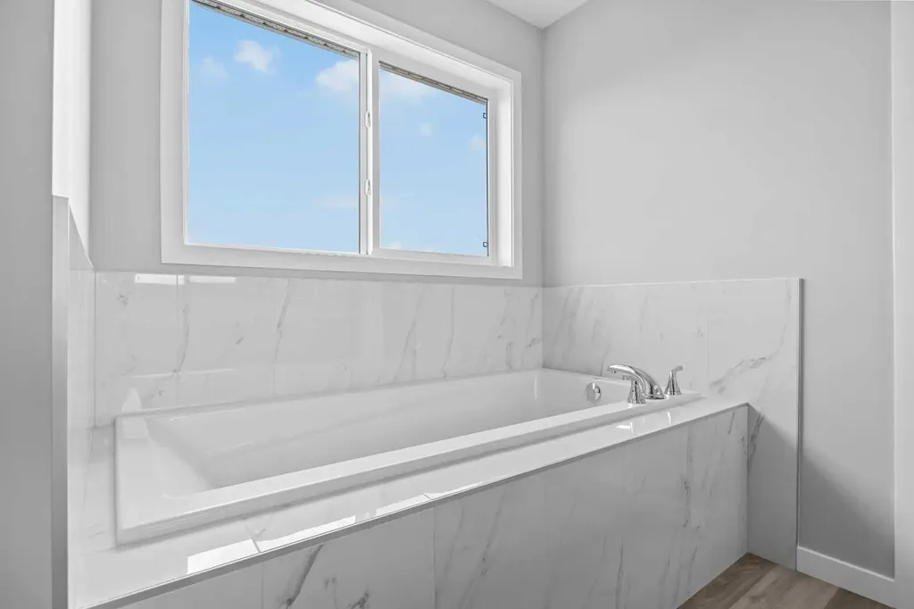 74 Lucas Place NW Calgary AB T3P 2E5