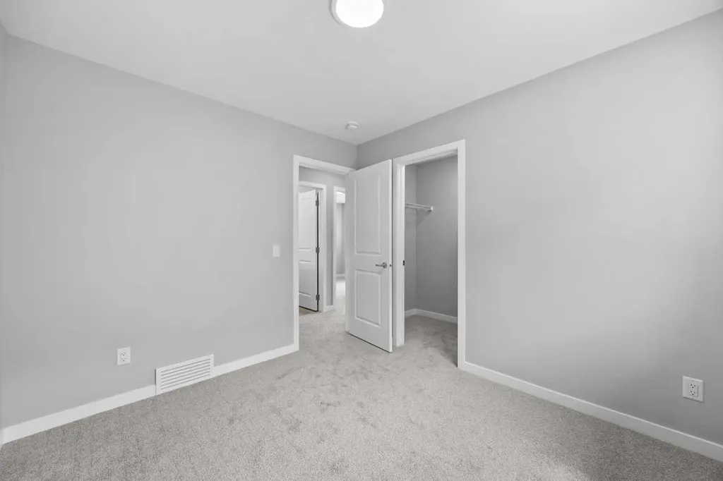 74 Lucas Place NW Calgary AB T3P 2E5