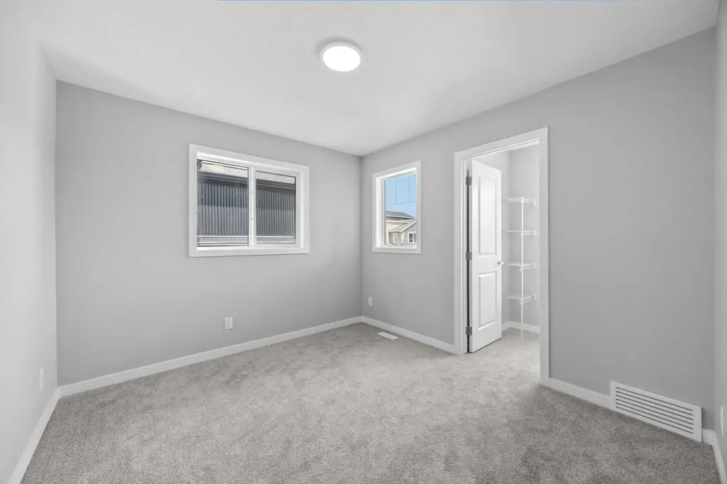 74 Lucas Place NW Calgary AB T3P 2E5