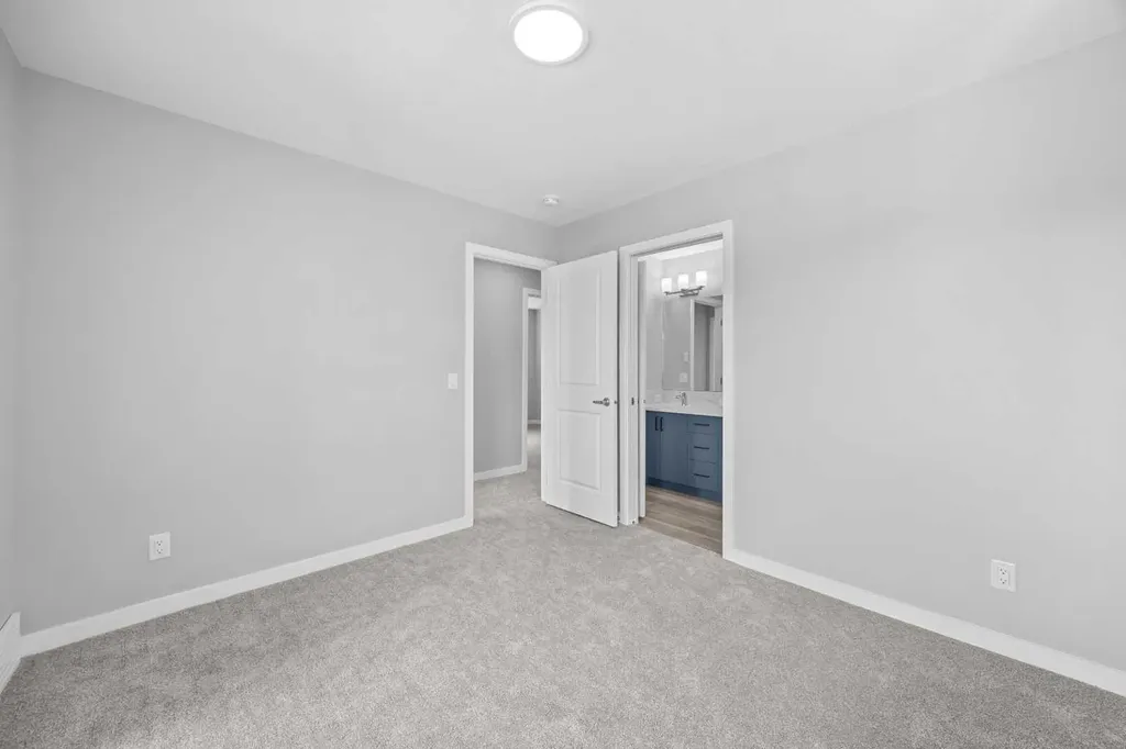 74 Lucas Place NW Calgary AB T3P 2E5