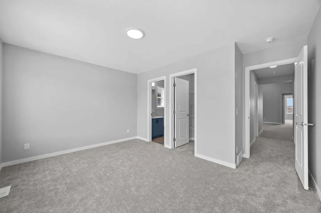 74 Lucas Place NW Calgary AB T3P 2E5