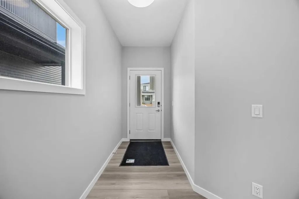 74 Lucas Place NW Calgary AB T3P 2E5