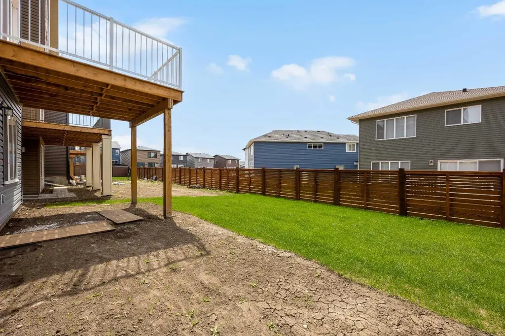 74 Lucas Place NW Calgary AB T3P 2E5