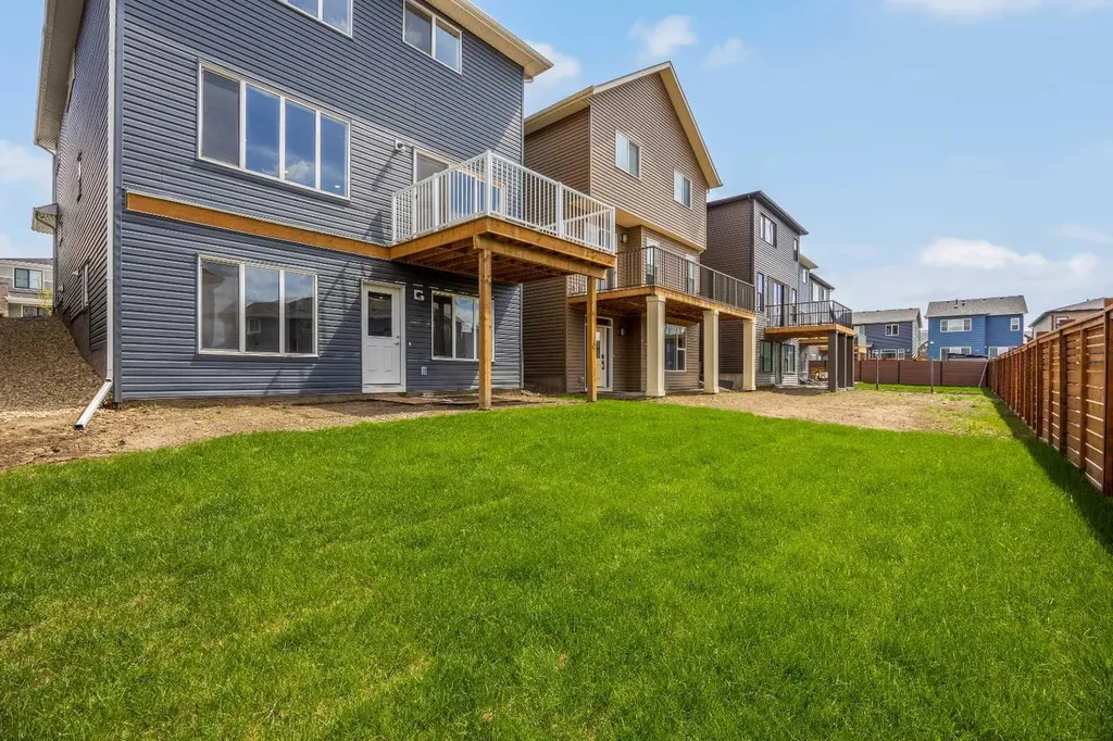 74 Lucas Place NW Calgary AB T3P 2E5