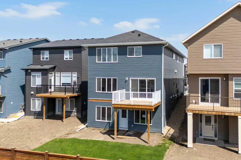 74 Lucas Place NW Calgary AB T3P 2E5