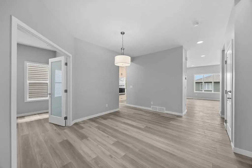 74 Lucas Place NW Calgary AB T3P 2E5
