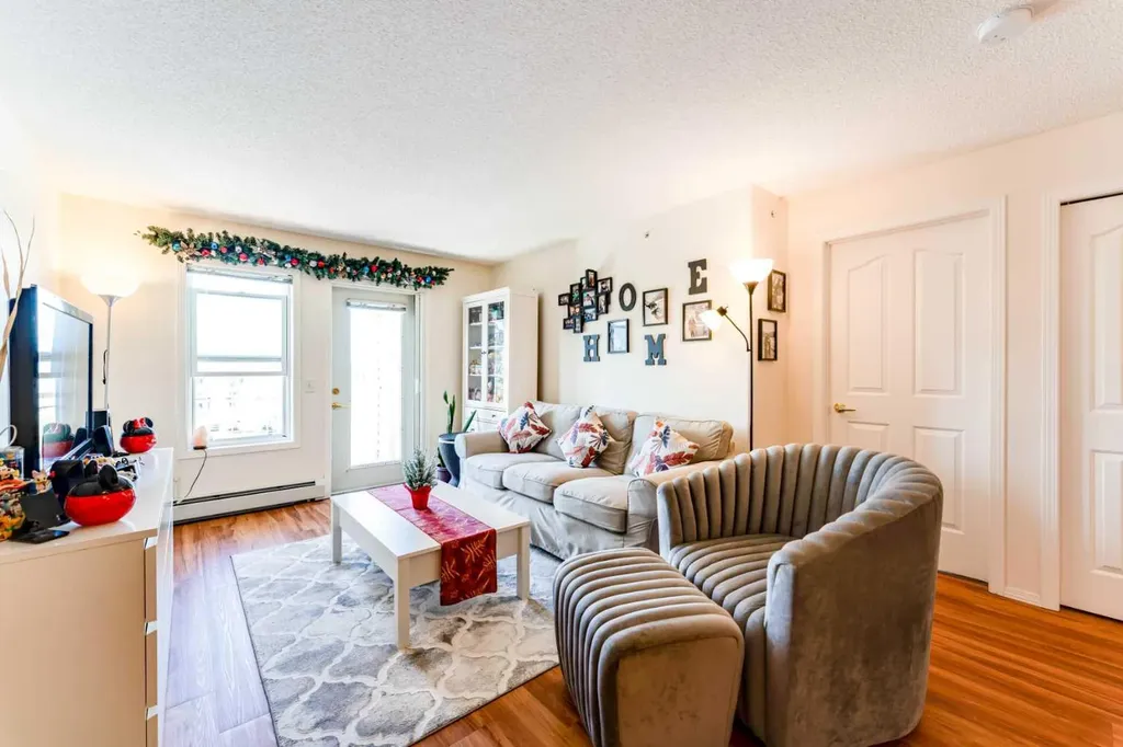 5000 Somervale Court SW Calgary AB T2Y 4M1