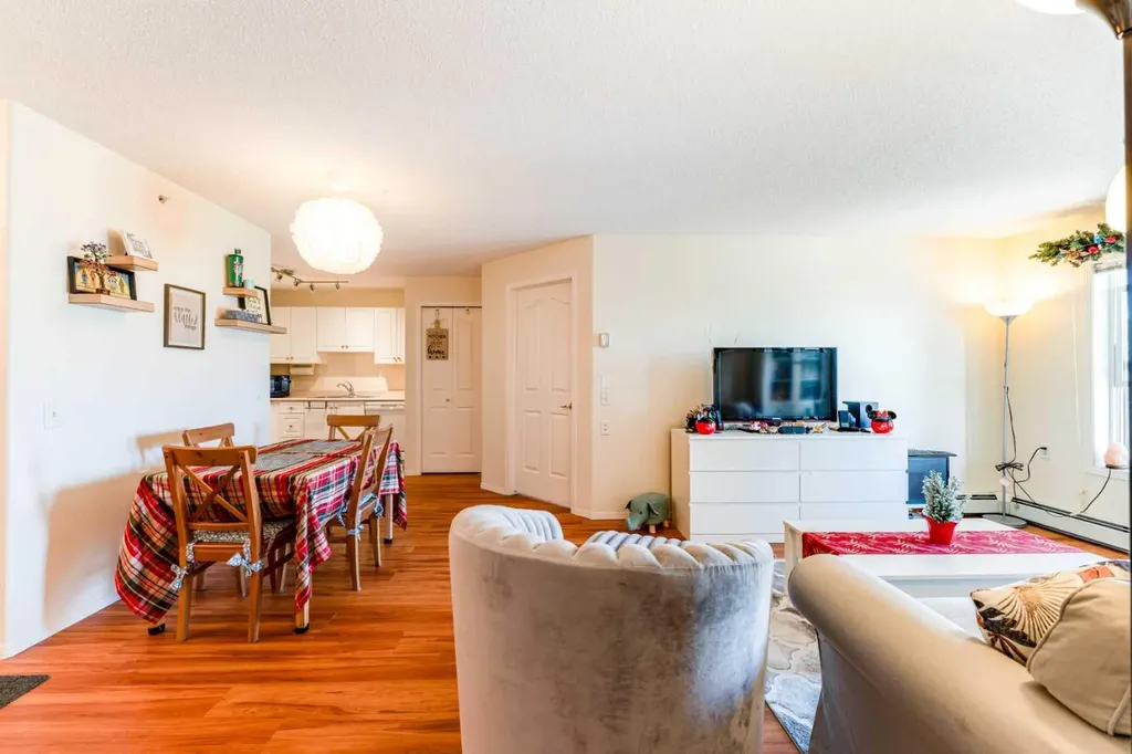 5000 Somervale Court SW Calgary AB T2Y 4M1