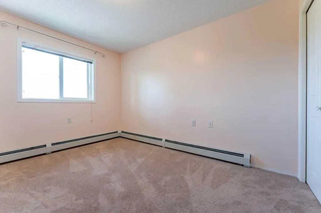 5000 Somervale Court SW Calgary AB T2Y 4M1