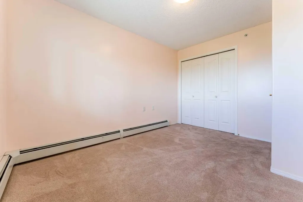 5000 Somervale Court SW Calgary AB T2Y 4M1