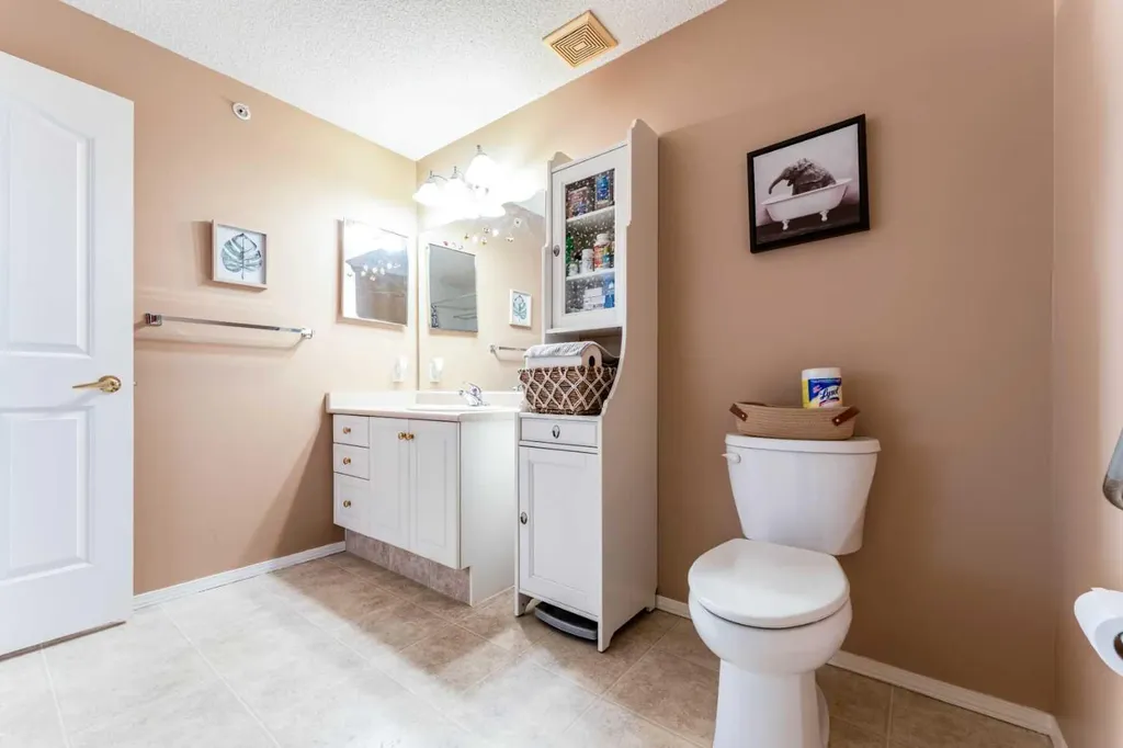 5000 Somervale Court SW Calgary AB T2Y 4M1