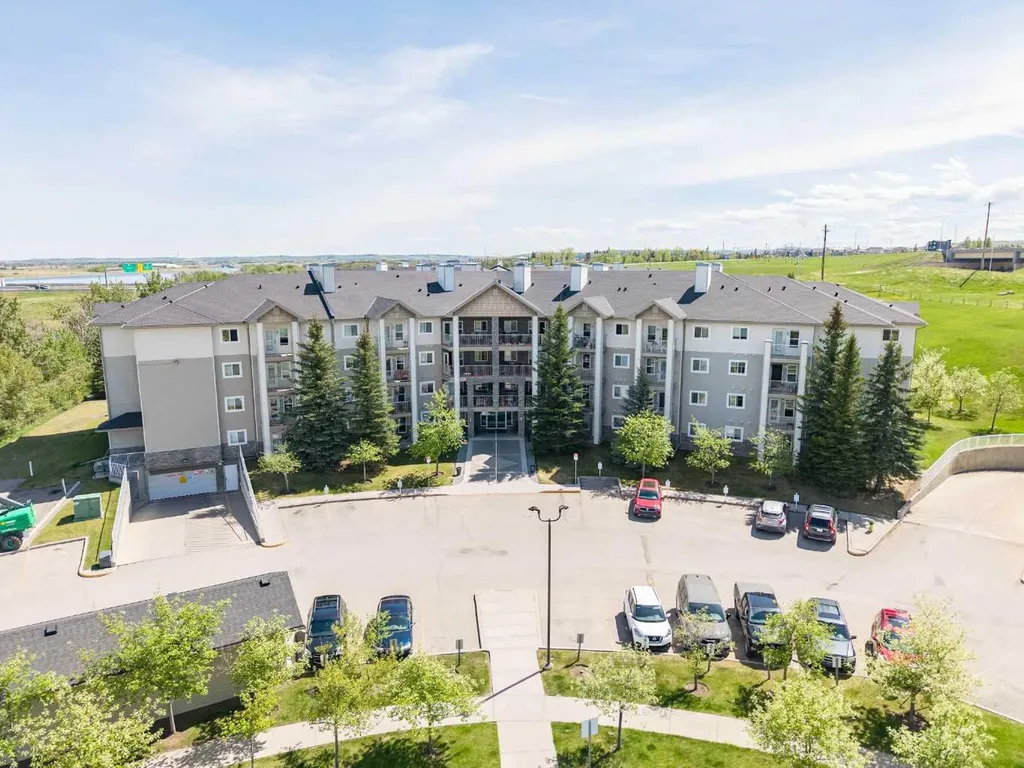 5000 Somervale Court SW Calgary AB T2Y 4M1
