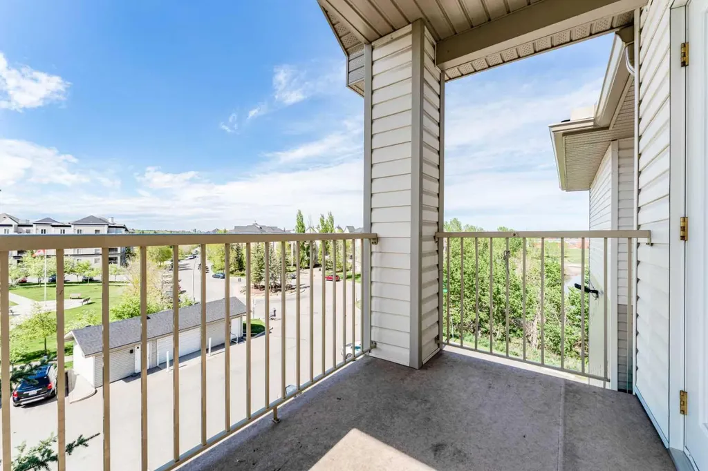 5000 Somervale Court SW Calgary AB T2Y 4M1