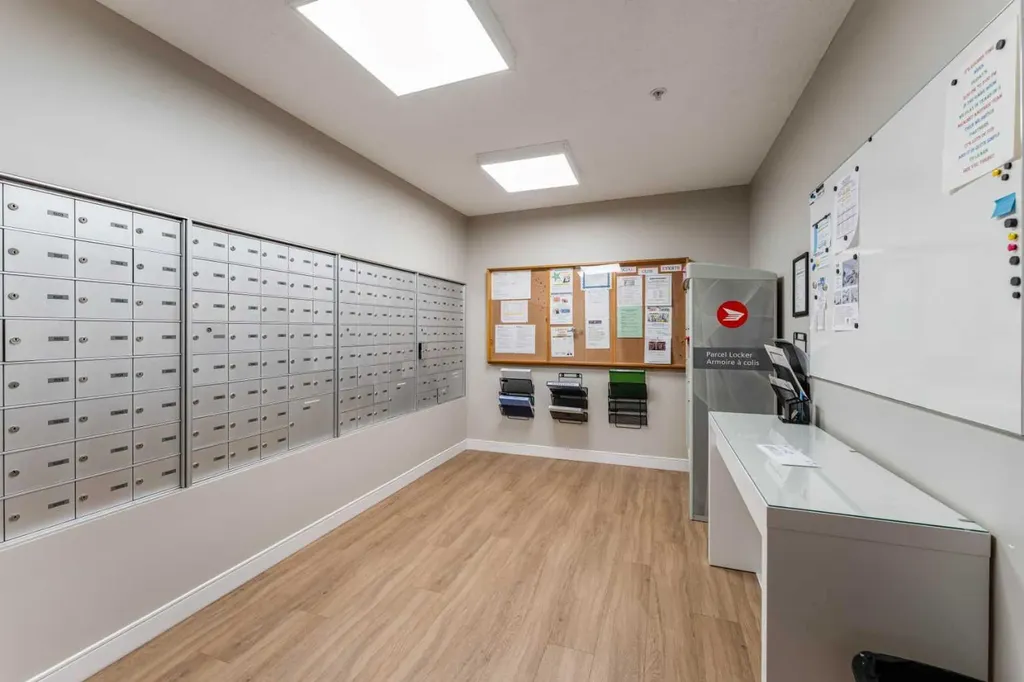 5000 Somervale Court SW Calgary AB T2Y 4M1