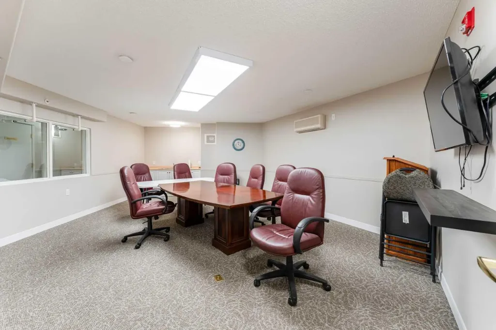 5000 Somervale Court SW Calgary AB T2Y 4M1