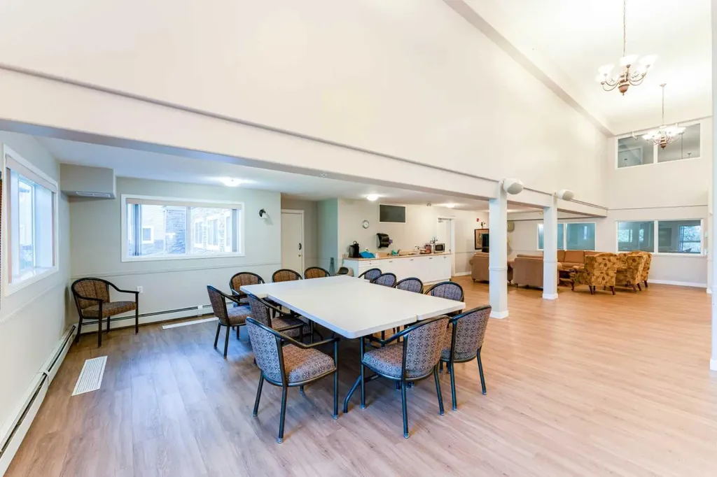 5000 Somervale Court SW Calgary AB T2Y 4M1