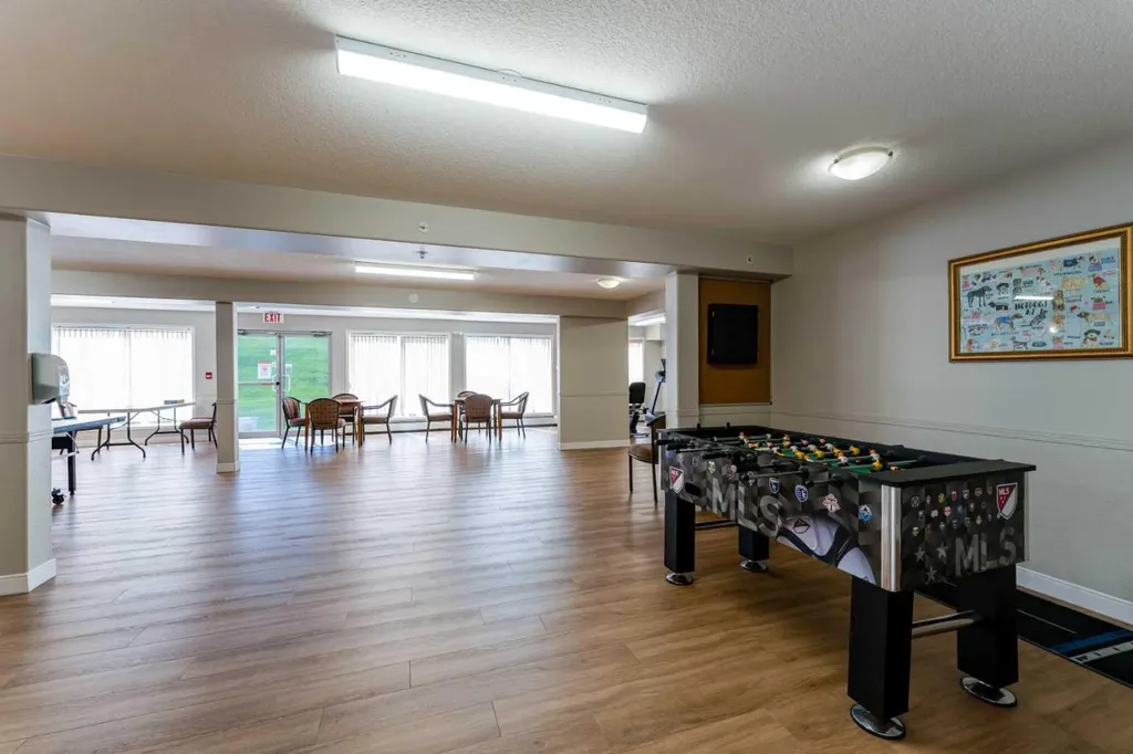 5000 Somervale Court SW Calgary AB T2Y 4M1