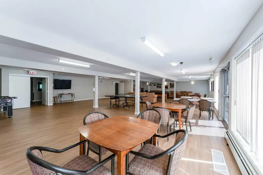 5000 Somervale Court SW Calgary AB T2Y 4M1