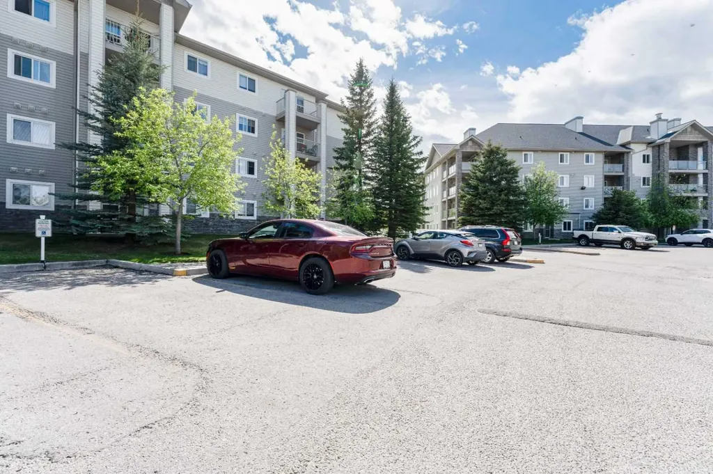5000 Somervale Court SW Calgary AB T2Y 4M1